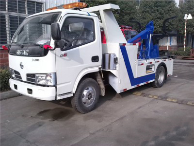 一拖一  藍牌東風(fēng)小多利卡清障車